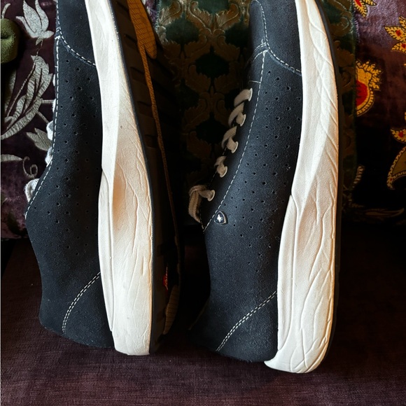 Size 10 XELERO!!! Retails for $279 due to benefits of Suisse engineering - Picture 2 of 7